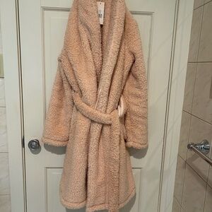 NEW Eberjey Alpine Faux Fur Robe .  With tag.